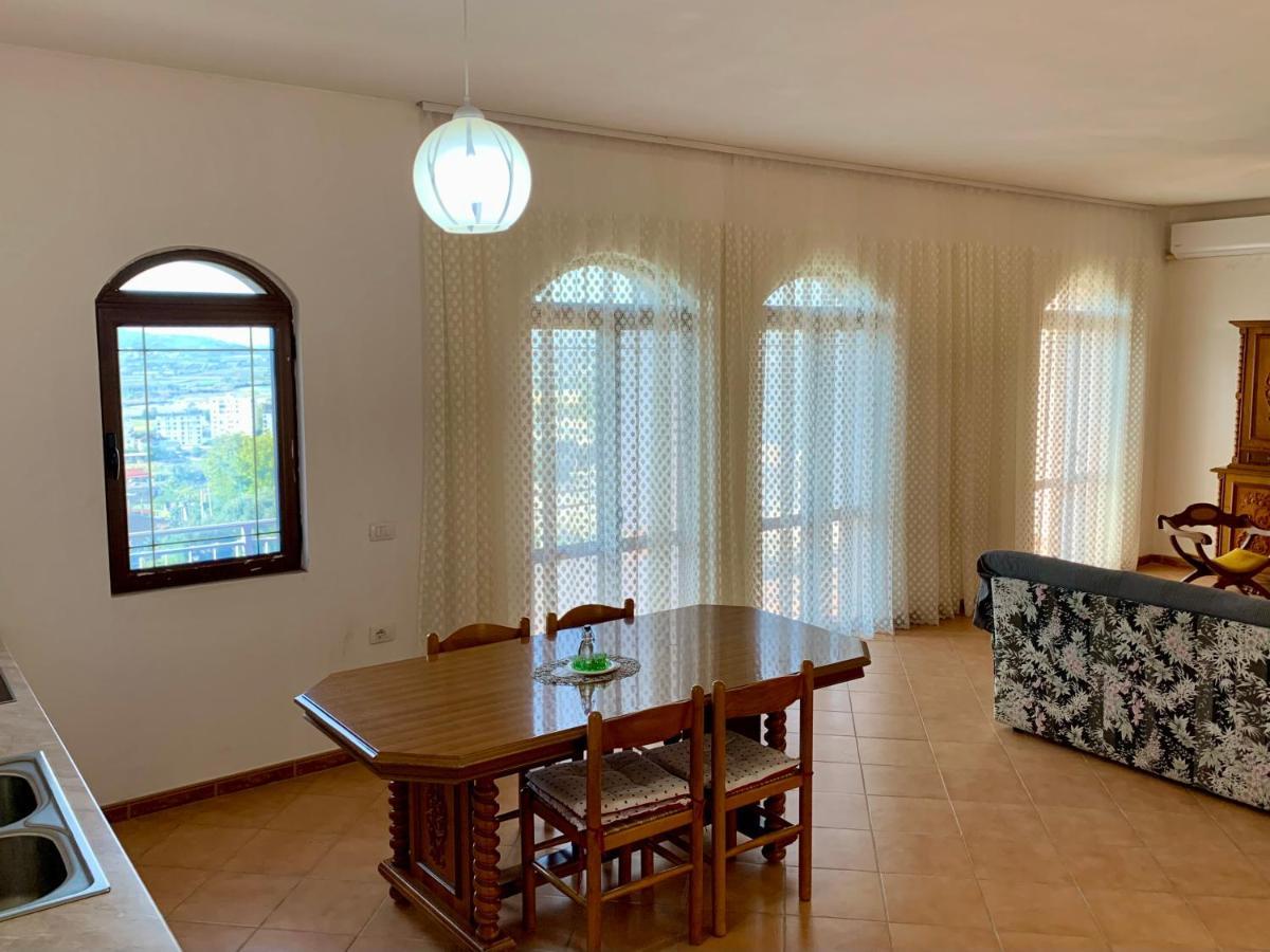 Guesthouse Villa Rosa بيرات المظهر الخارجي الصورة