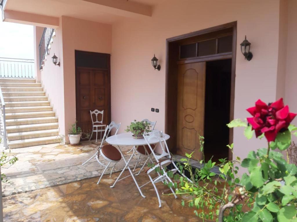 Guesthouse Villa Rosa بيرات المظهر الخارجي الصورة