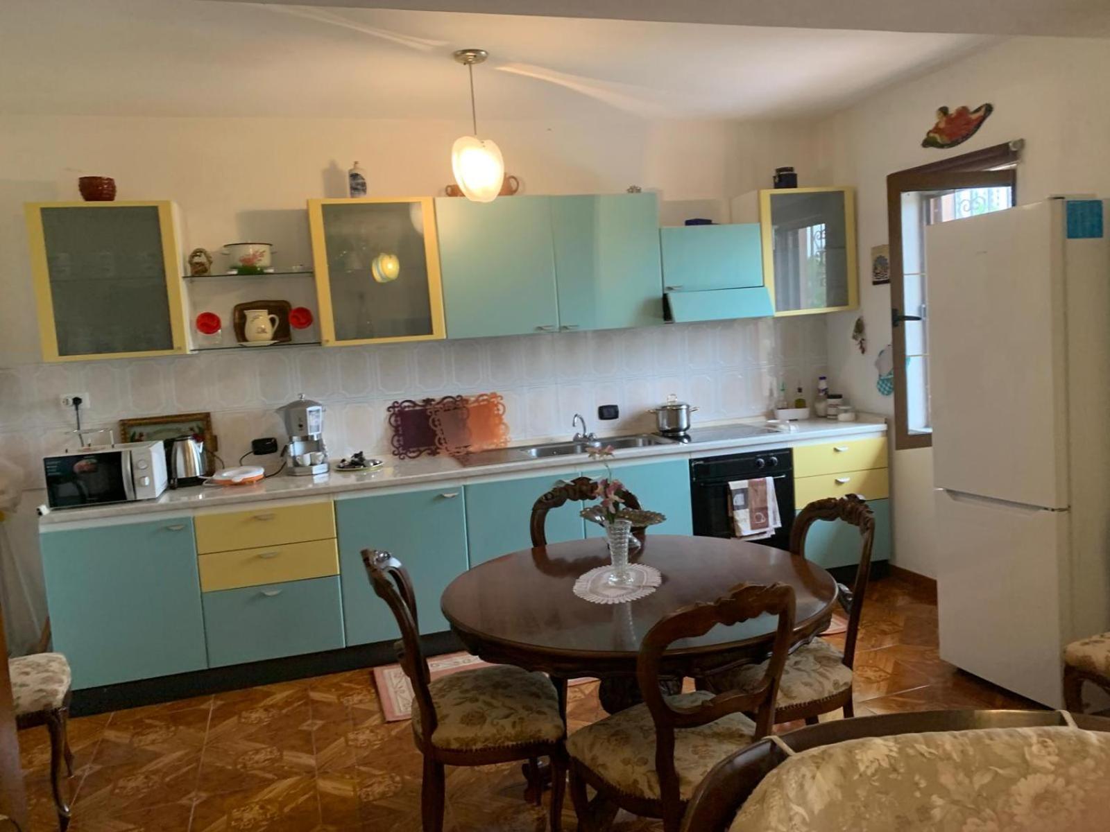 Guesthouse Villa Rosa بيرات الغرفة الصورة